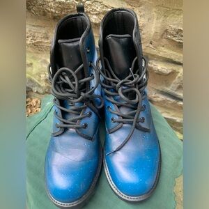 Cat combat boots size 8